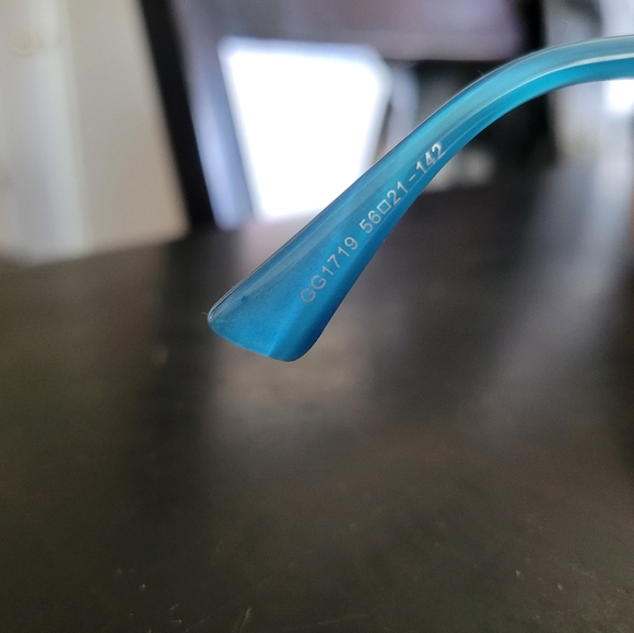 Gucci Sunglasses - Picture 5 of 7